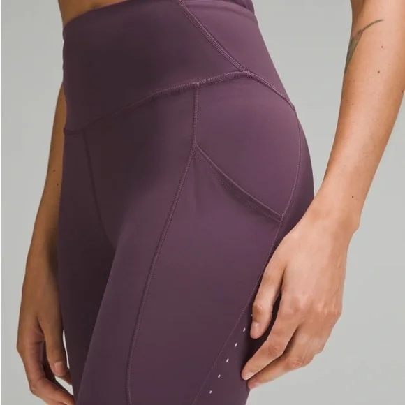lululemon athletica Fast and Free High-Rise
Tight Leggings 25" with Pockets - Picture 5 of 12